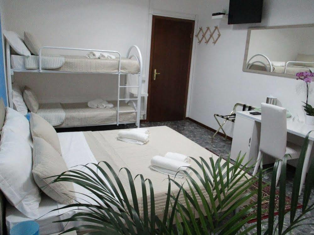 Maxim Rooms Ρώμη Εξωτερικό φωτογραφία