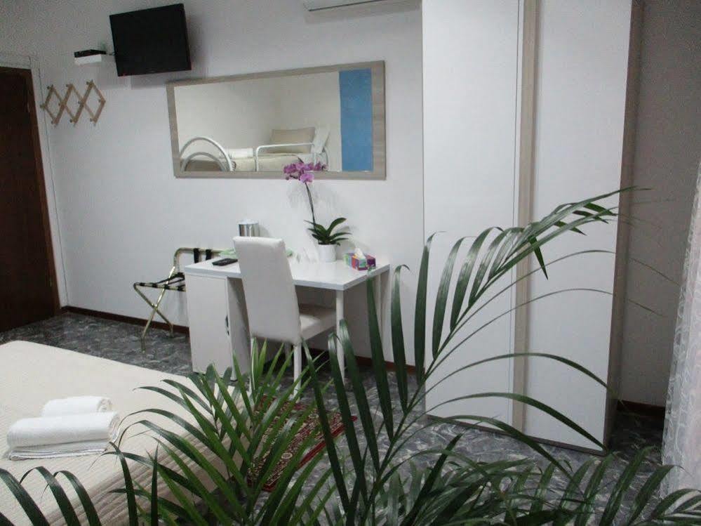 Maxim Rooms Ρώμη Εξωτερικό φωτογραφία